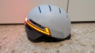 Casco patinete LIVALL blanco