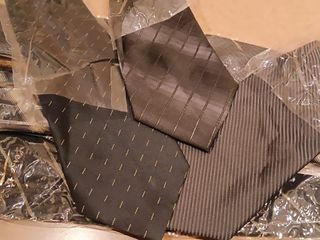 LOTE 50 CORBATAS  VINTAGE MARCA