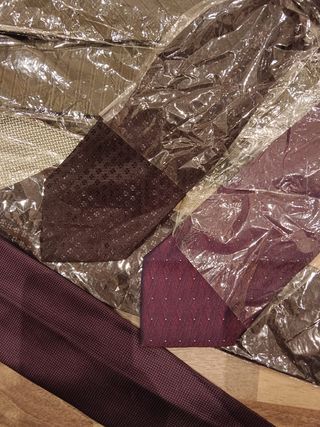 LOTE 50 CORBATAS  VINTAGE MARCA