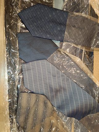 LOTE 50 CORBATAS  VINTAGE MARCA