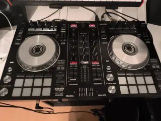 Controladora DJ Pioneer DDJ-SR2
