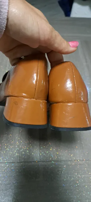 Mocassini Primadonna marroni con catena