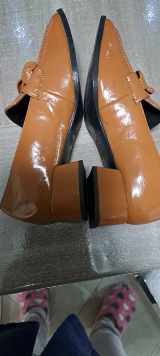 Mocassini Primadonna marroni con catena