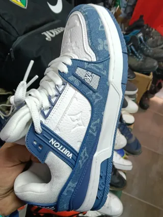 Zapatillas Louis Vuitton Azules y Blancas