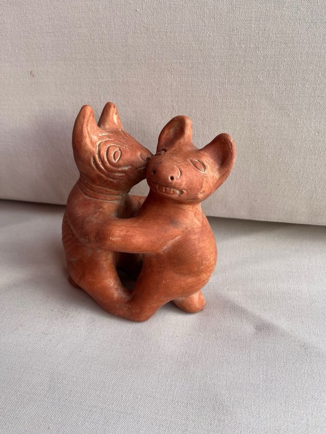 Cani danzanti in ceramica rossa di Colima 1970