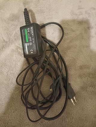 PSP 1000(excelente estado)+5 juegos+2 fundas