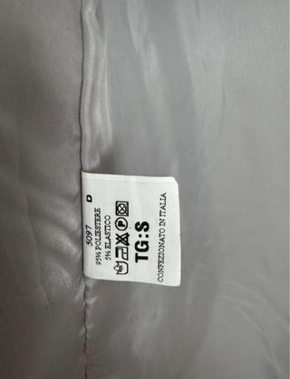 Chaqueta gabardina gris