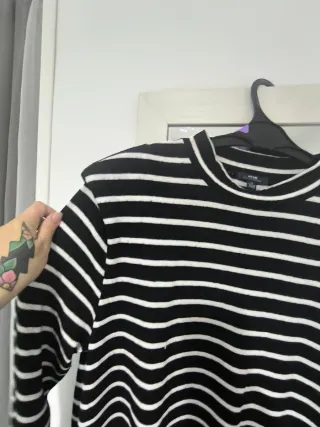 Vestido de rayas blanco y negro