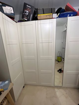 Armario esquinero blanco