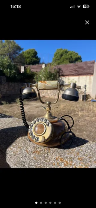 Teléfono antiguo de sobremesa