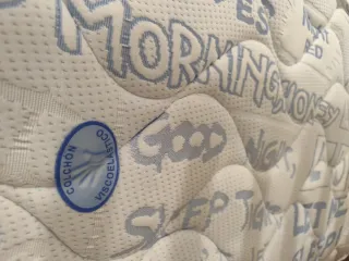 Cuna de bebé blanca