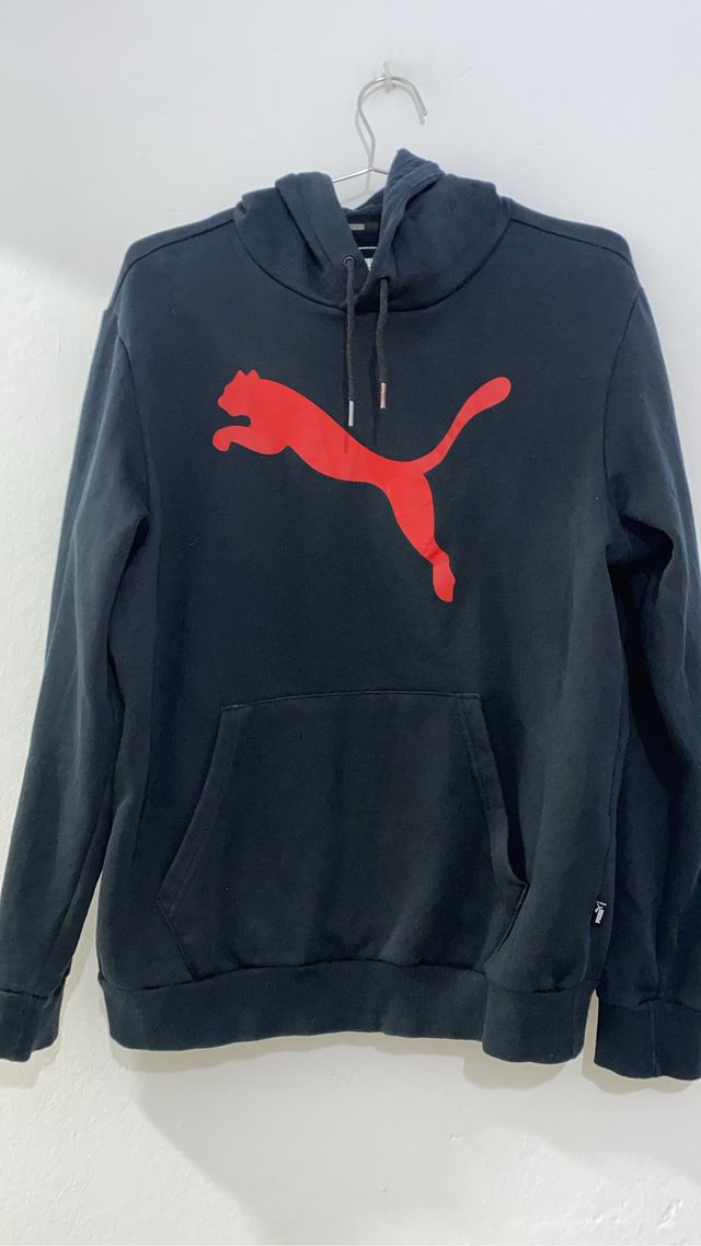Sudadera Puma Negra con Logo Rojo
