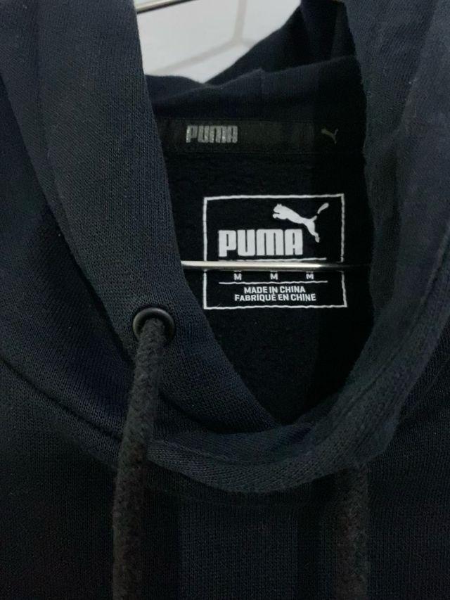 Sudadera Puma Negra con Logo Rojo