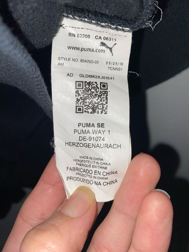 Sudadera Puma Negra con Logo Rojo