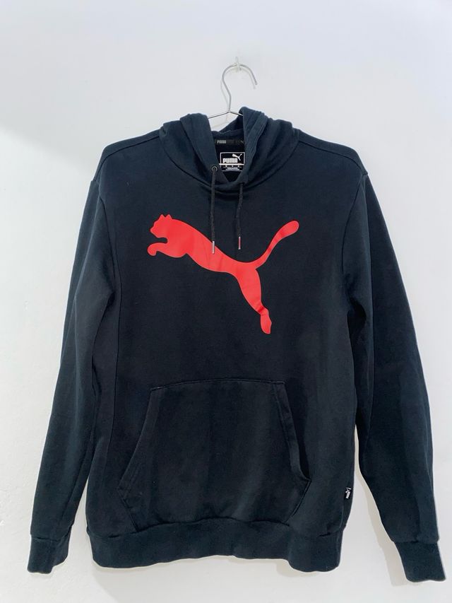 Sudadera Puma Negra con Logo Rojo