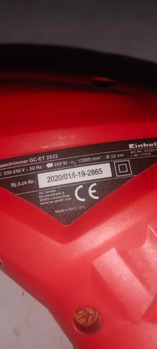 Desbrozadora eléctrica roja