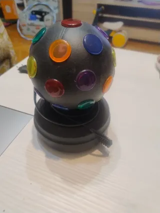 Bola de discoteca con luces