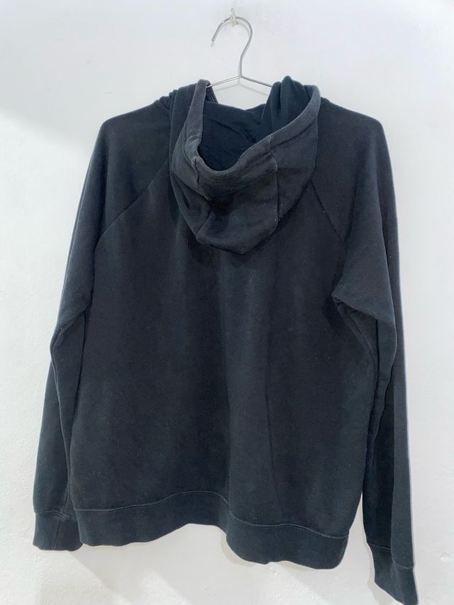 Sudadera Nike con capucha negra