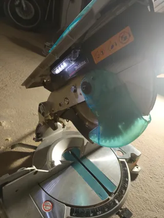 Ingletadora profesional Makita