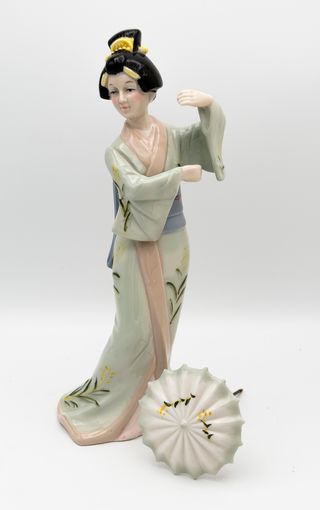Figura de Geisha con Paraguas