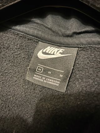 Felpa Nike Nera con Zip e cappuccio