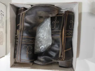 Botitas Valverde Camino niño talla 27.