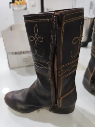 Botitas Valverde Camino niño talla 27.