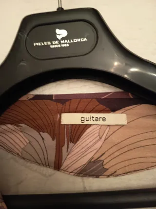 Camiseta floreada manga larga