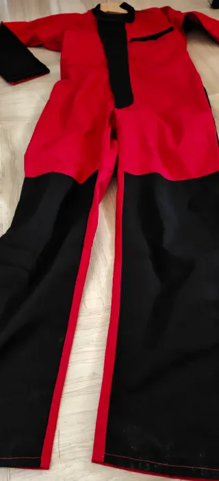 Mono nuevo de espeleología talla XL