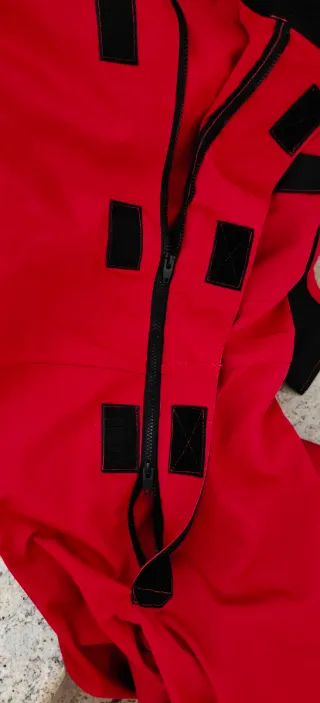 Mono nuevo de espeleología talla XL