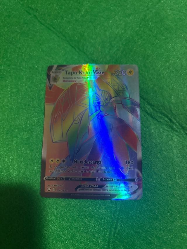 Carta Pokémon Tapu Koko VMAX Arcoíris