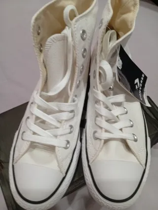 Zapatillas Converse altas blancas sin estrenar