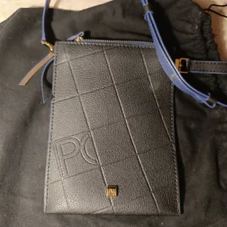 Bolso bandolera Purificación García negro y azul