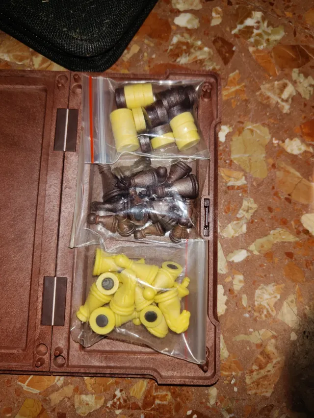 Scacchi e Dama Magnetici Cayro