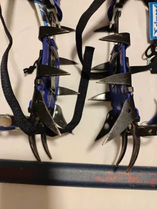 Piolet Simond 64cm e ramponi Simond Makalu semiautomatici a 12 punte