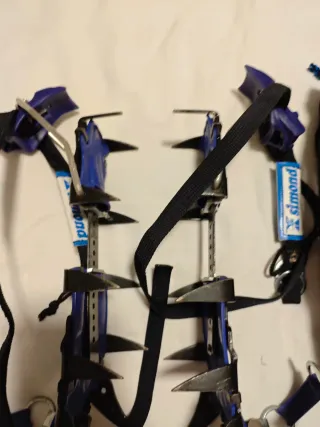 Piolet Simond 64cm e ramponi Simond Makalu semiautomatici a 12 punte