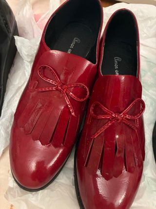 Zapatos rojos charol , granates, verdes o negros