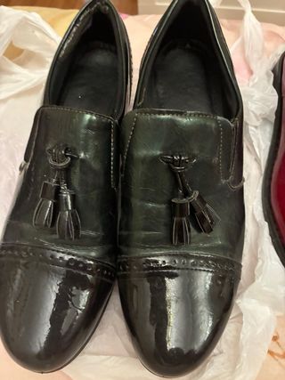 Zapatos rojos charol , granates, verdes o negros