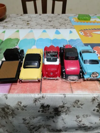 Lotto 5 modellini auto scala 1:32