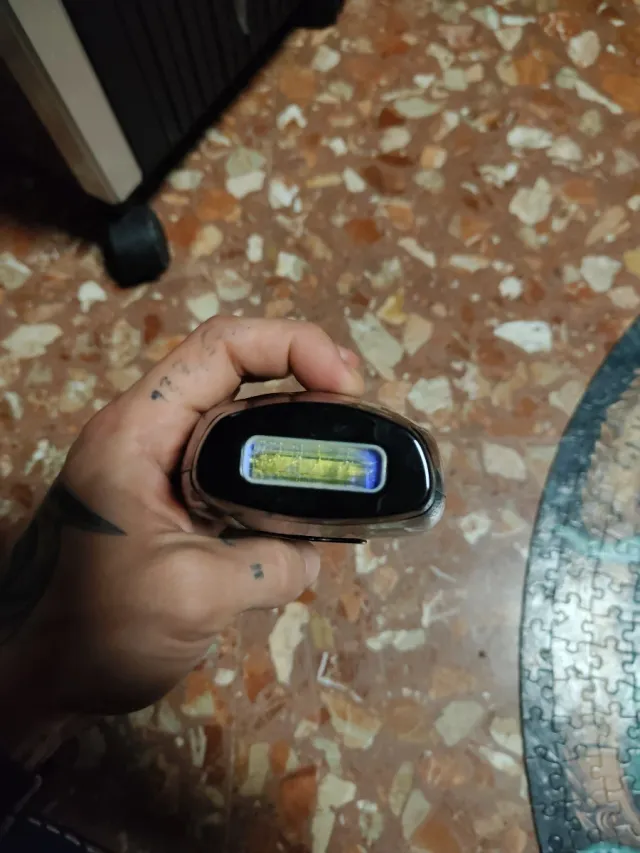 Depilatore Laser Nero (OCCHIALI IN OMAGGIO)