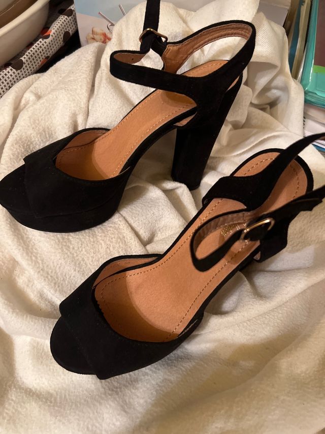 Sandalias de tacón negras