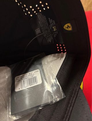 Cappellino Ferrari SF Nero con borsa