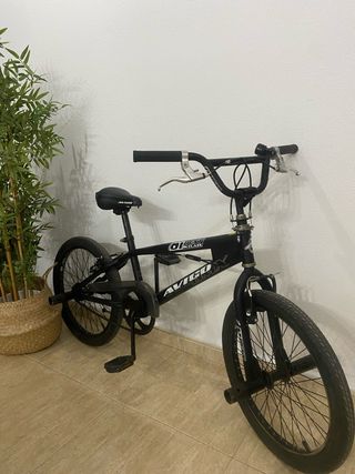 Bicicleta BMX Avigo Negra