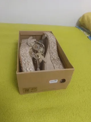 Sandalias Erynn Paris Talla 40 Beige/Oro