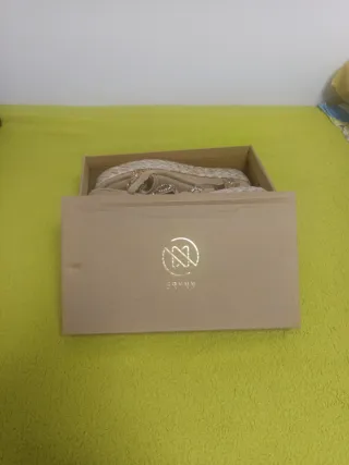 Sandalias Erynn Paris Talla 40 Beige/Oro