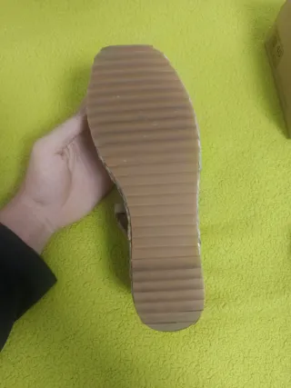 Sandalias Erynn Paris Talla 40 Beige/Oro