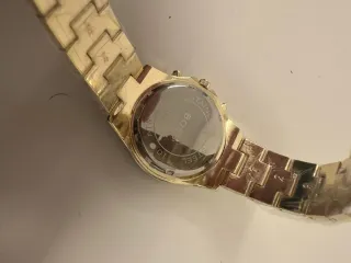 Reloj Hugo Boss Dorado.