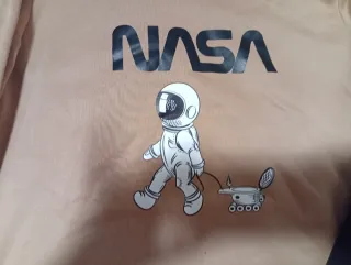 Conjunto NASA: Sudaderas Conjunto Primark: camisas