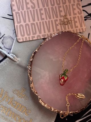 Collar dorado diseño Fresa estilo anime Nana