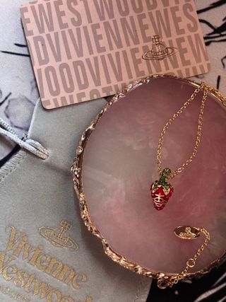 Collar dorado diseño Fresa estilo anime Nana